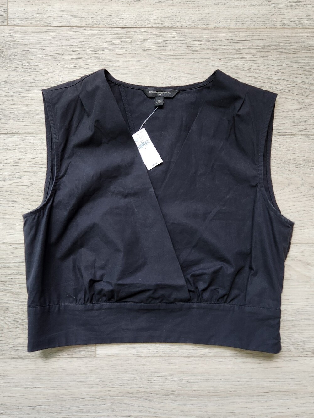 Banana Republic Black Crop Top Womens 6 Back Cut out Nwt
